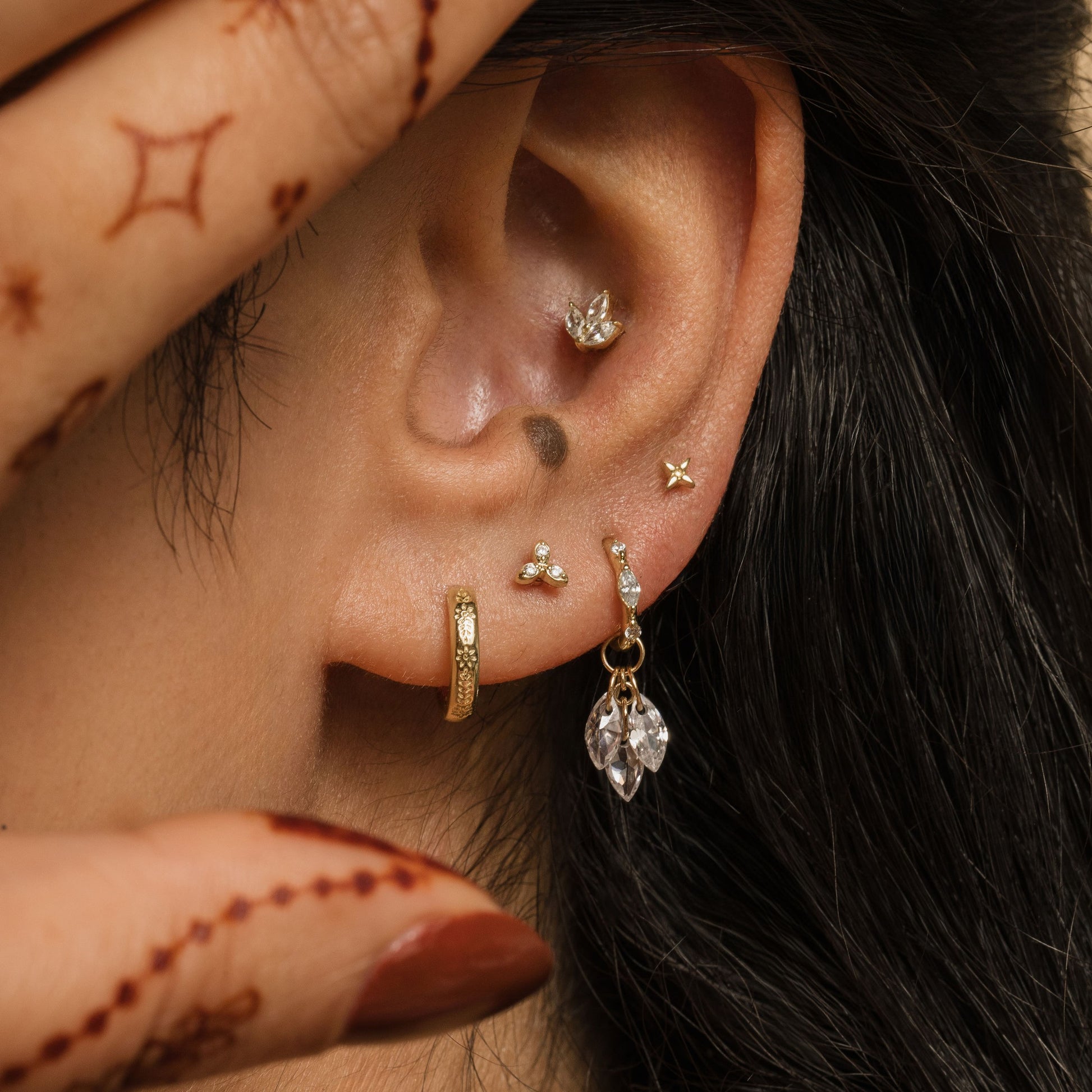 Laura Bond Jewellery Bold and Gold Edinburgh 9k solid yellow gold Petal flat back labret stud earring 6mm Cartilage Studs