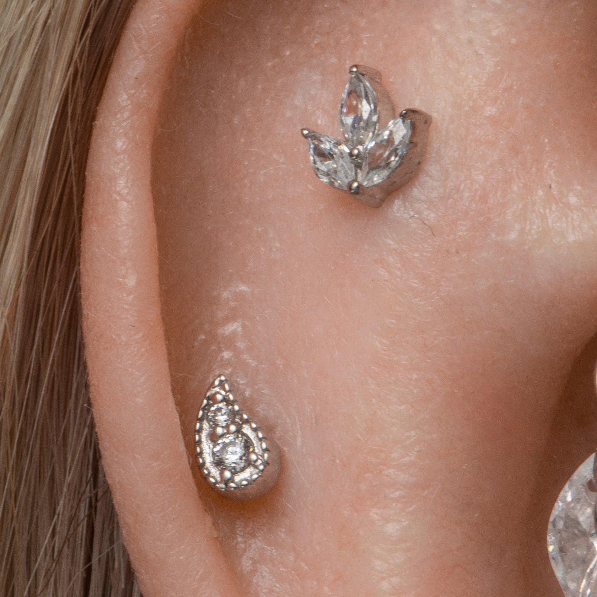 Laura Bond Jewellery 9k solid white gold Paisley flat back labret stud earring 6mm Cartilage Studs