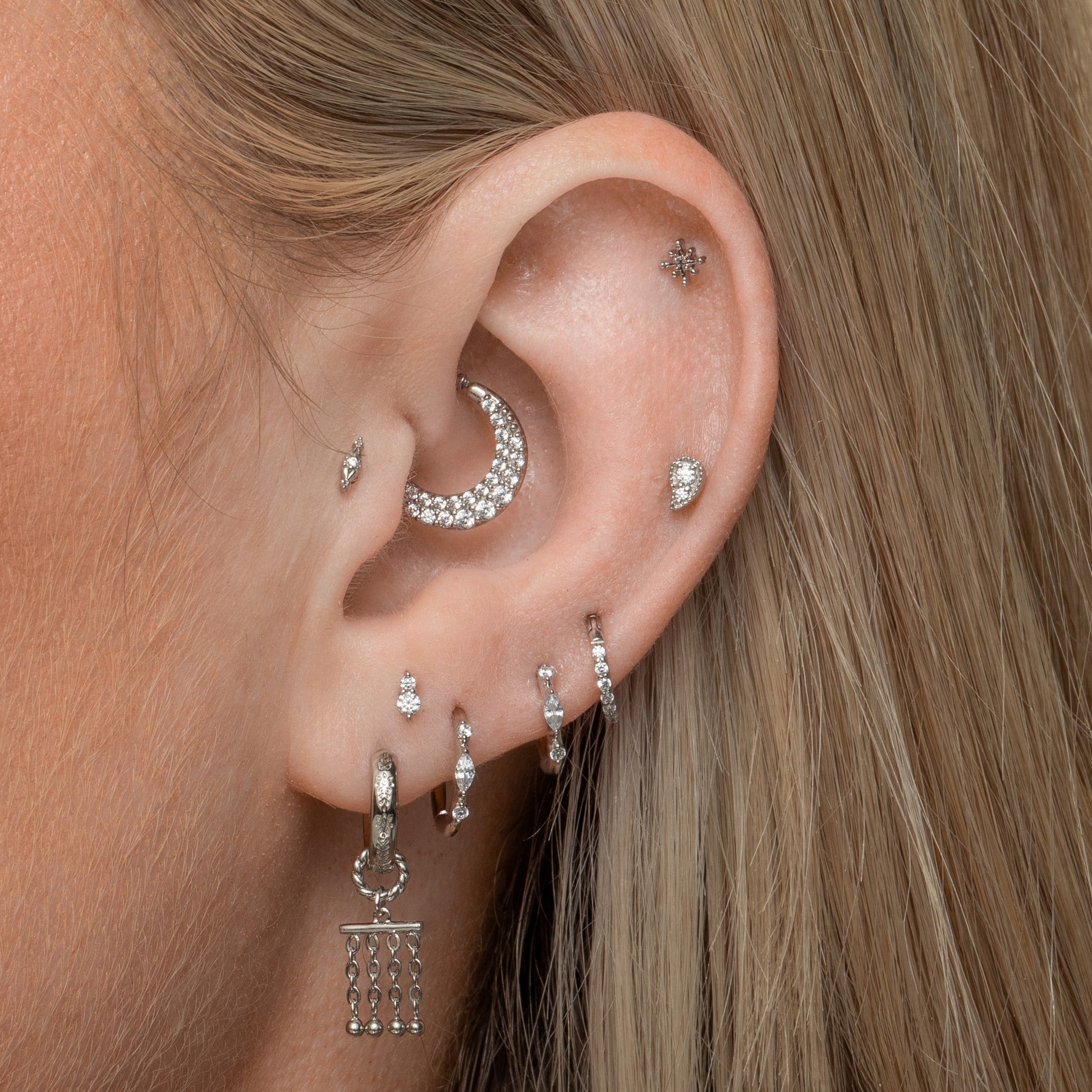 Laura Bond Jewellery Bold and Gold Edinburgh 9k solid white gold Dawn flat back labret stud earring 6mm Cartilage Studs