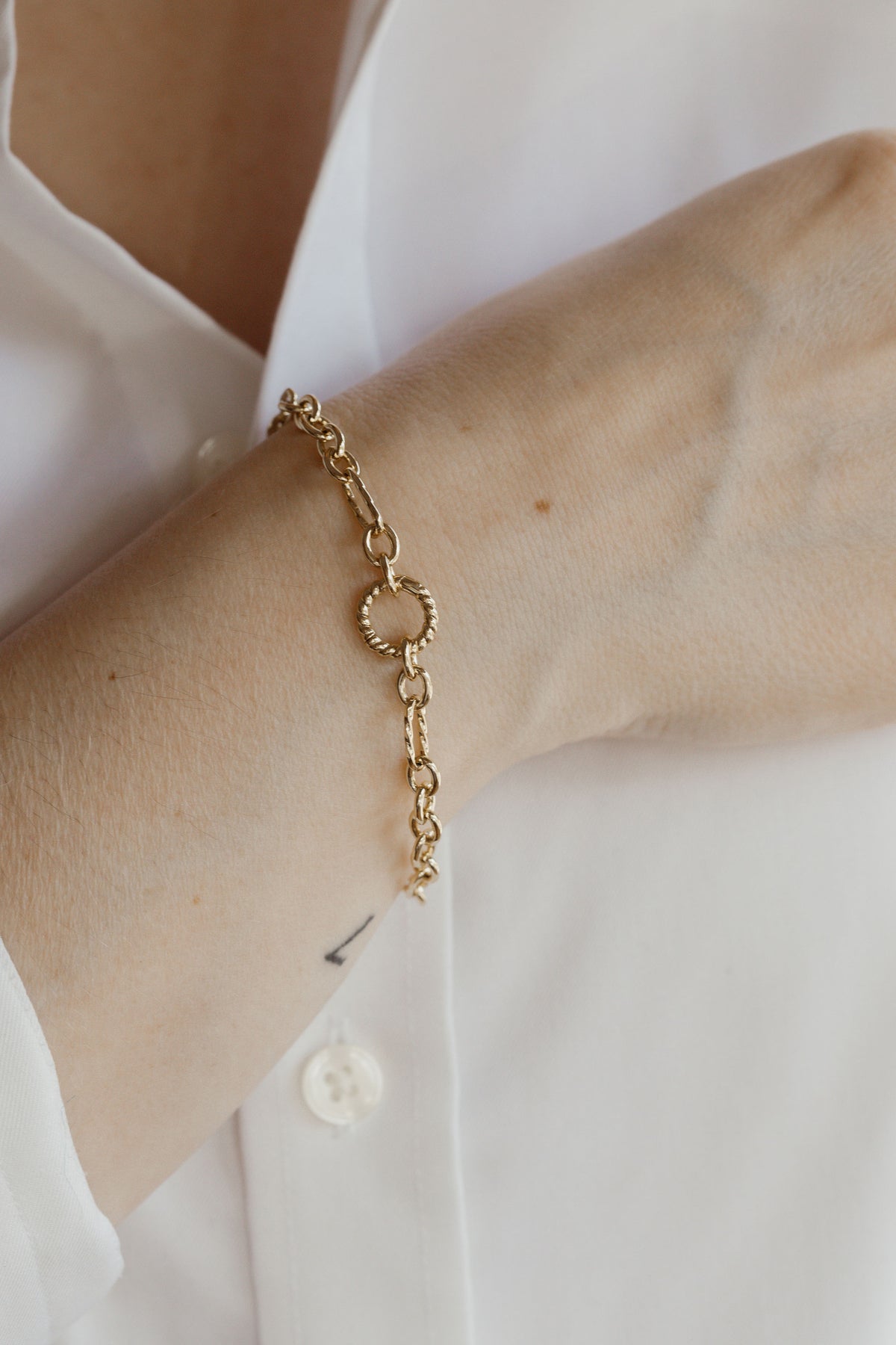 The Keepsake Textured Paperclip Charm Bracelet Laura Bond Jewellery