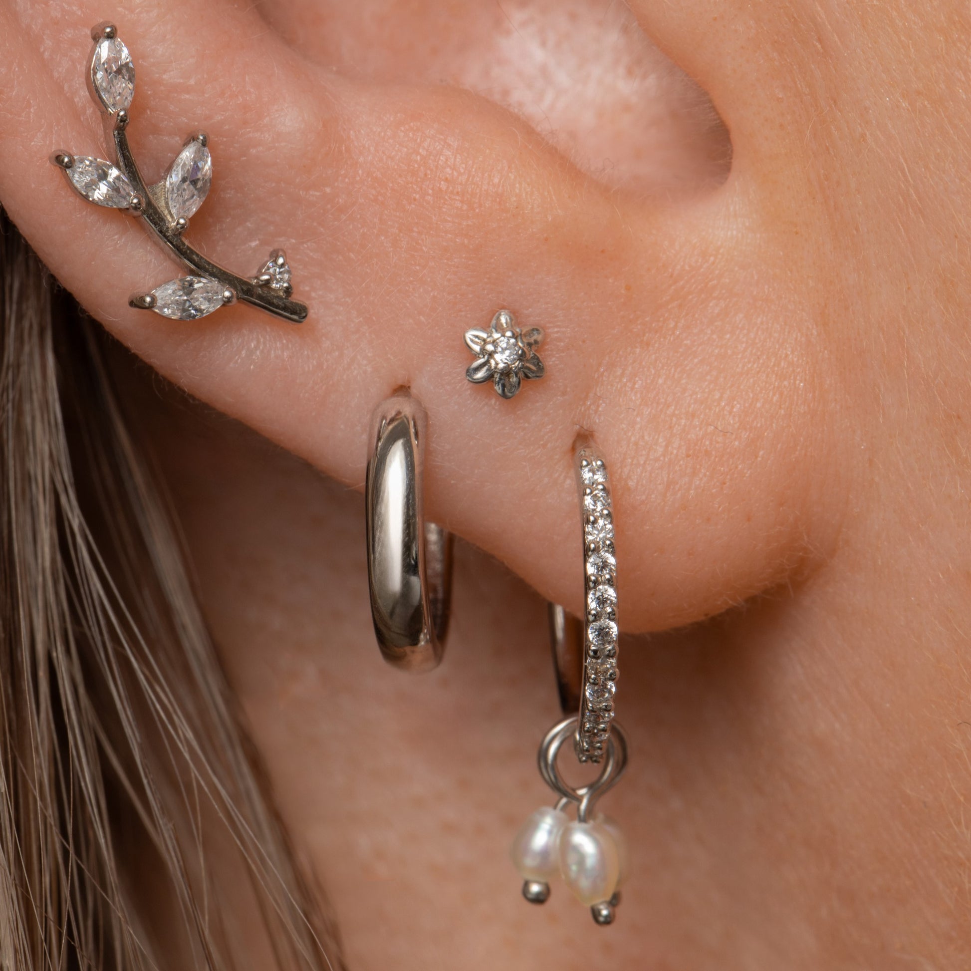 Laura Bond Jewellery Bold and Gold Edinburgh 14k solid white gold Forget Me Not tiny flower flat back labret stud earring 8mm Cartilage Studs