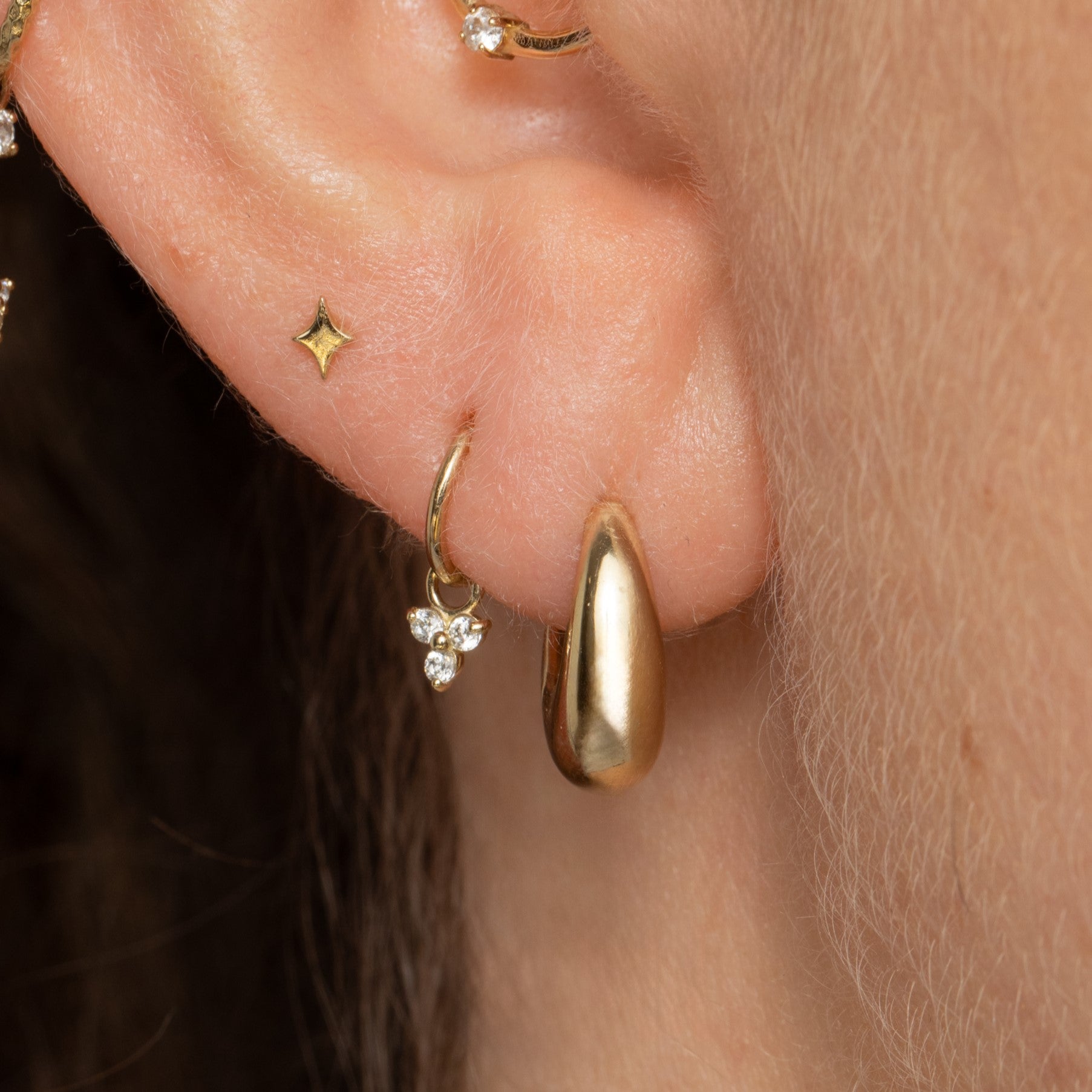 Laura Bond Jewellery 9k solid yellow gold Glimmer flat back labret stud earring 6mm Cartilage Studs