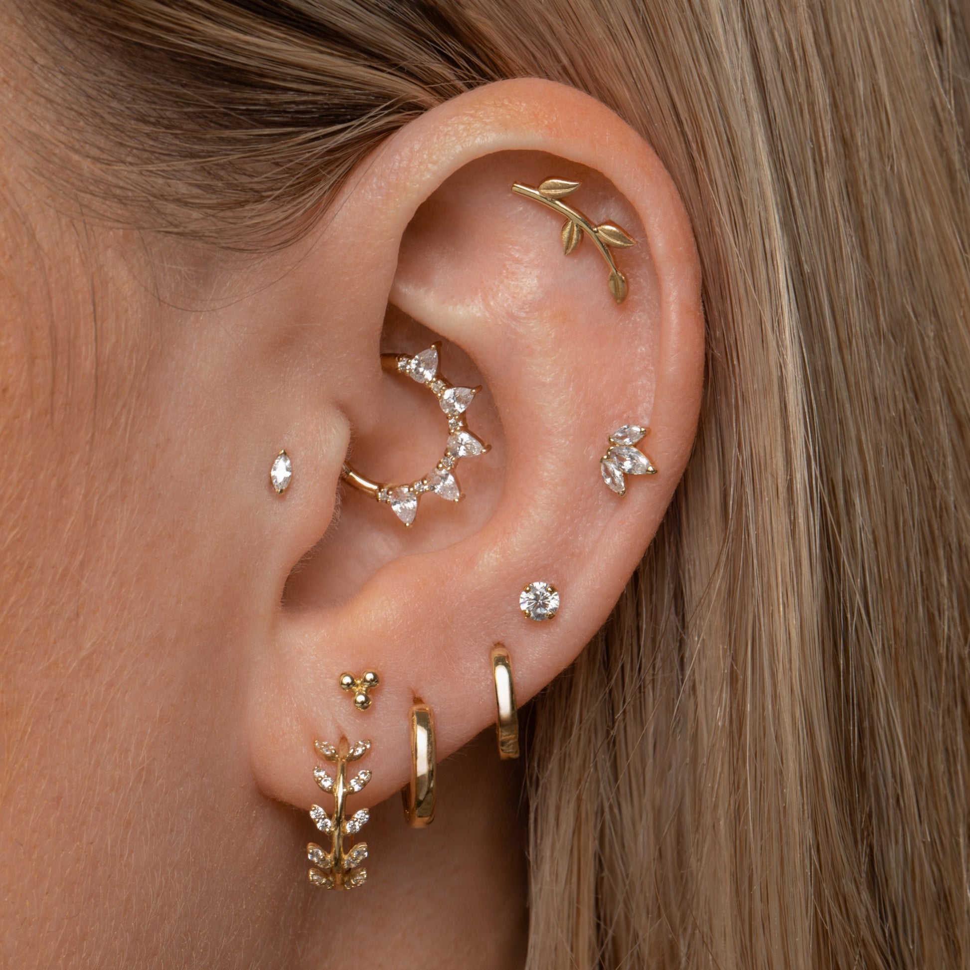 Laura Bond Jewellery Bold and Gold Edinburgh 14k solid yellow gold textured vine garland flat back labret stud earring 8mm Cartilage Studs